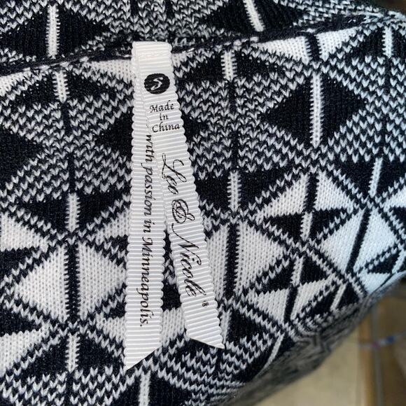 Leo & Nicole Black and White Geometric Knit Fringed Cardigan Sweater Size Small - Picture 7 of 7